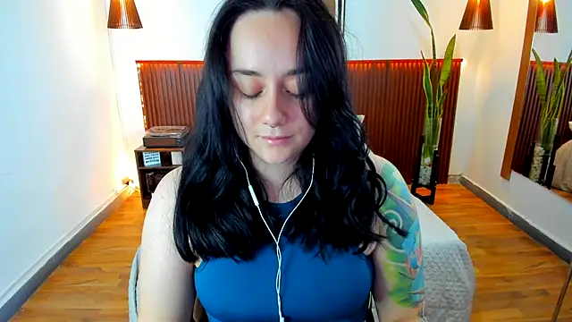KatherineBond online show from 10/11/25, 07:26