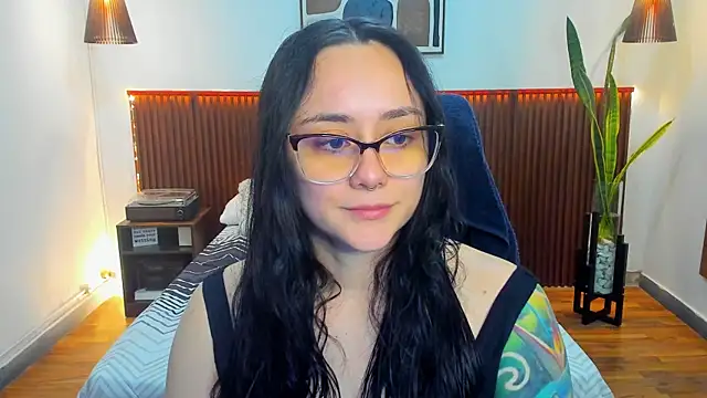 KatherineBond online show from 12/04/25, 07:24