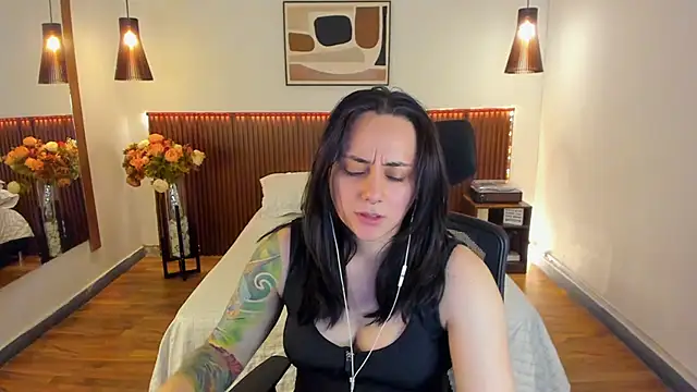 KatherineBond online show from 06/15/26, 07:24