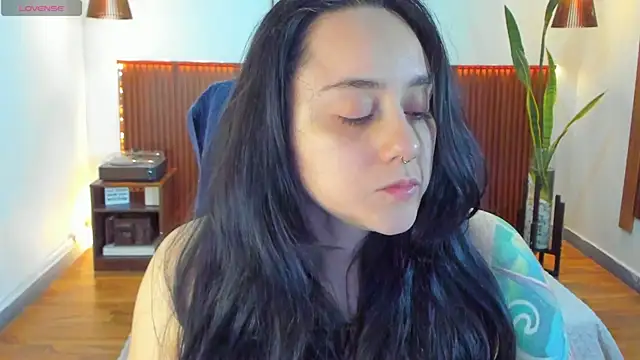 KatherineBond online show from 10/31/25, 08:16