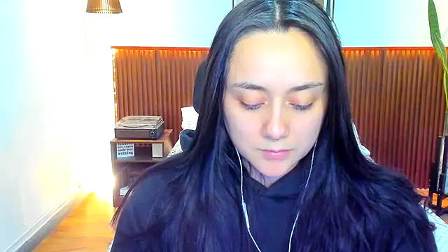 KatherineBond online show from 12/17/25, 07:41