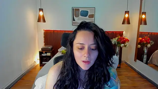 KatherineBond online show from 08/06/26, 06:14