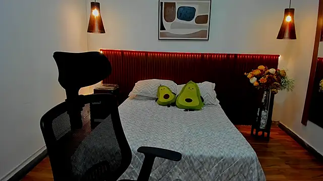 KatherineBond online show from 03/25/26, 06:51
