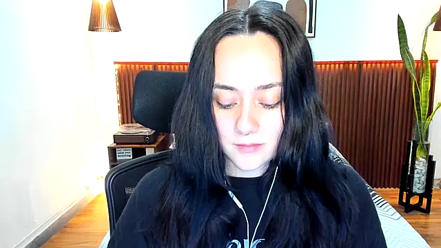 KatherineBond online show from 12/05/25, 07:12