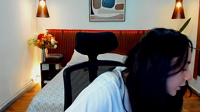 KatherineBond online show from 03/10/26, 06:56