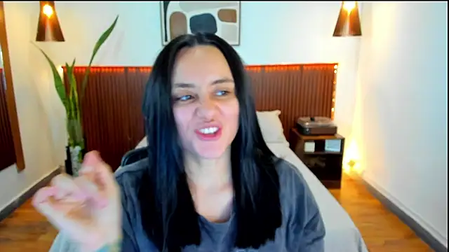 KatherineBond online show from 09/18/25, 08:56