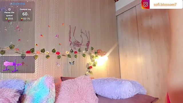 Snapshot of Sofi_Blossom chatting on 07/15/26, 08:38 Sofi Blossom online show from 07/15/26, 08:38
