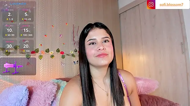 Snapshot of Sofi_Blossom chatting on 06/15/26, 08:52 Sofi Blossom online show from 06/15/26, 08:52