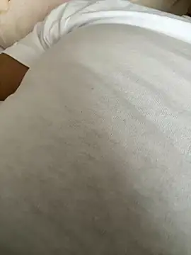 Snapshot of meateater1 chatting on 12/22/25, 10:04 meateater1 online show from 12/22/25, 10:04