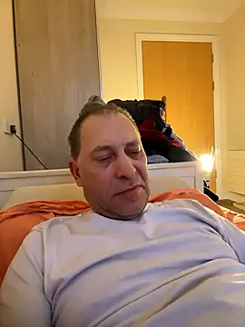 Snapshot of meateater1 chatting on 01/15/26, 09:01 meateater1 online show from 01/15/26, 09:01