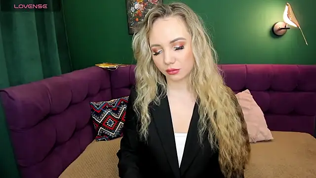 Snapshot of EvaMoran chatting on 09/22/25, 01:55 EvaMoran online show from 09/22/25, 01:55