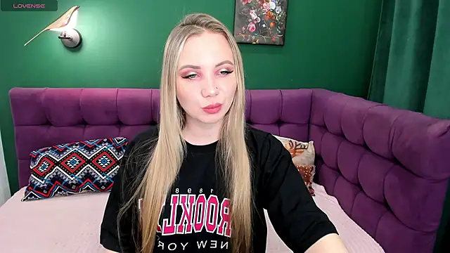 EvaMoran online show from 05/06/26, 01:53