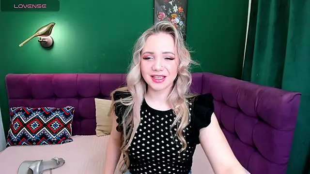 EvaMoran online show from 04/21/26, 01:53