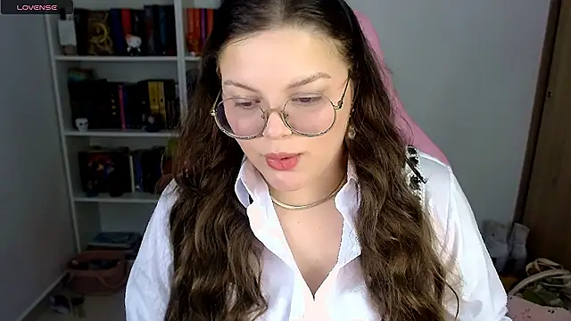 Snapshot of Gabiwaifu chatting on 10/17/25, 02:48 Gabiwaifu online show from 10/17/25, 02:48
