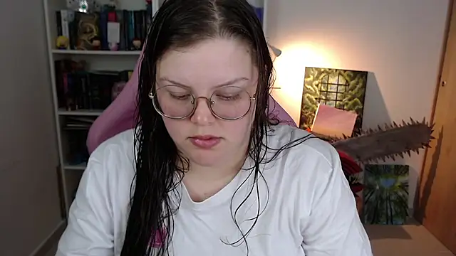 Snapshot of Gabiwaifu chatting on 07/19/26, 04:54 Gabiwaifu online show from 07/19/26, 04:54