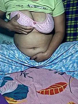 Priya Bong online show from 04/04/26, 02:40