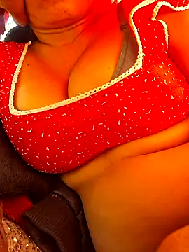 Snapshot of Priya_Bong chatting on 01/06/25, 08:03 Priya Bong online show from 01/06/25, 08:03