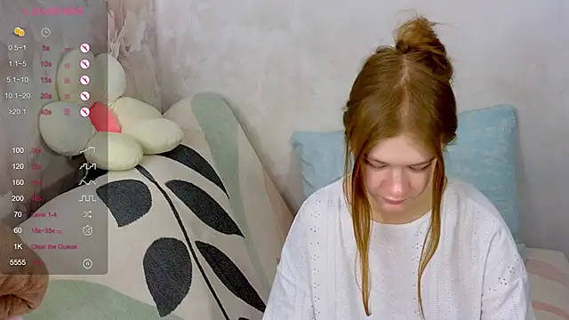 TrissMerigold9 online show from 10/28/25, 09:19