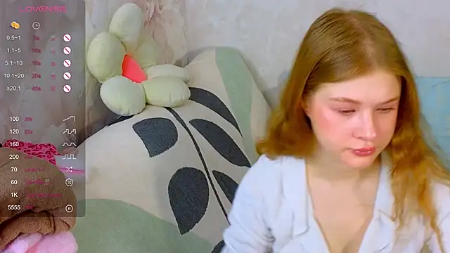 TrissMerigold9 online show from 10/31/25, 09:28