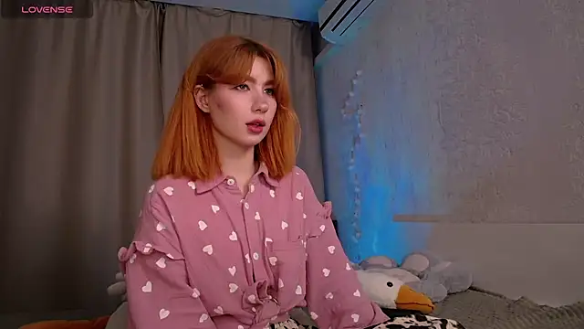 Evaa Moonn  online show from 11/30/25, 01:45