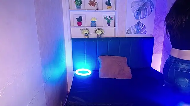 Snapshot of AnnaliOlsenX chatting on 02/19/25, 01:50 AnnaliOlsenX online show from 02/19/25, 01:50