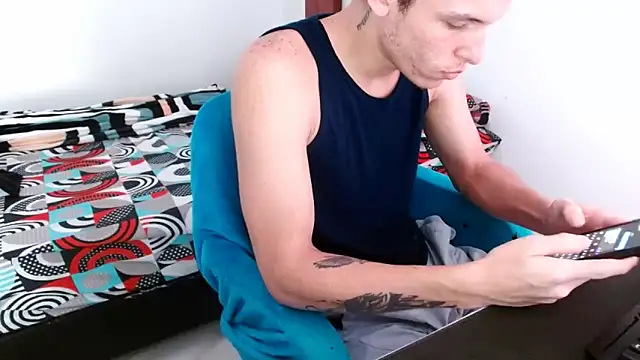 deividcloud36 online show from 10/27/25, 07:37