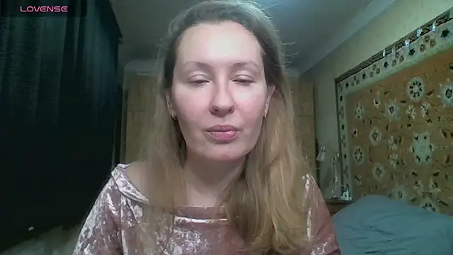 AnnaXLovers online show from 12/18/25, 03:38