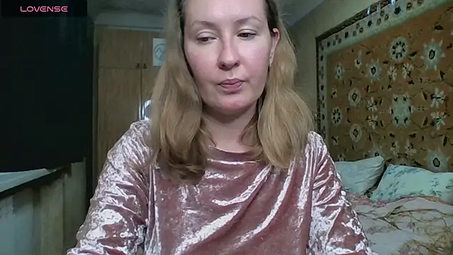 AnnaXLovers online show from 10/11/25, 11:00