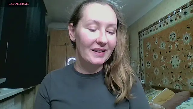 AnnaXLovers online show from 10/31/25, 12:57