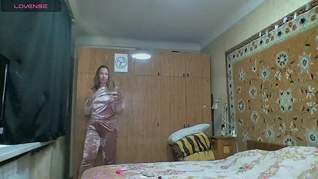 AnnaXLovers online show from 10/12/25, 01:34
