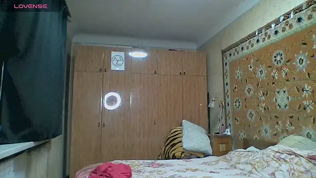 AnnaXLovers online show from 11/13/25, 03:49