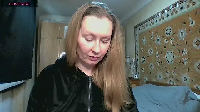 AnnaXLovers online show from 04/28/26, 12:31