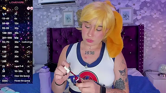 Snapshot of Danee_19_ chatting on 02/20/25, 03:08 Danee 19 online show from 02/20/25, 03:08