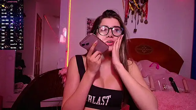 Snapshot of Venus_wilde chatting on 03/20/25, 01:02 Venus wilde online show from 03/20/25, 01:02