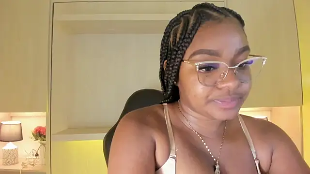 tamaraa smiith online show from 12/16/25, 07:40