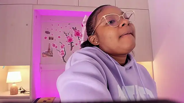 tamaraa smiith online show from 11/28/25, 08:09