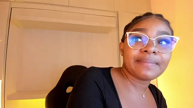 tamaraa smiith online show from 10/29/25, 07:35