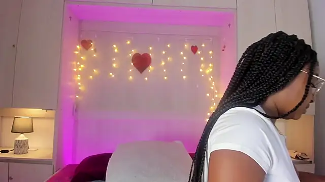 tamaraa smiith online show from 03/06/26, 07:42