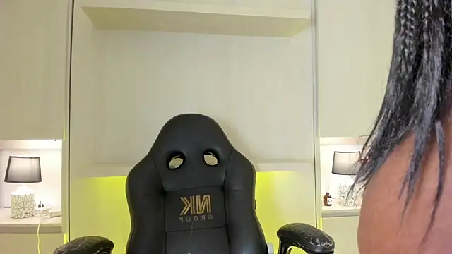 Snapshot of tamaraa_smiith chatting on 01/07/26, 07:41 tamaraa smiith online show from 01/07/26, 07:41