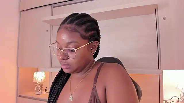 tamaraa smiith online show from 10/16/25, 07:55