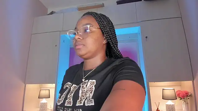 tamaraa smiith online show from 05/23/26, 07:35