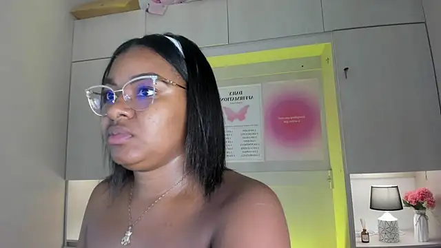 Snapshot of tamaraa_smiith chatting on 02/05/26, 07:32 tamaraa smiith online show from 02/05/26, 07:32