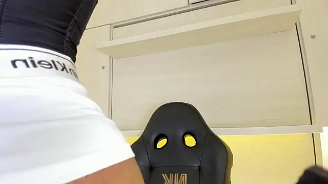 tamaraa smiith online show from 10/24/25, 07:46