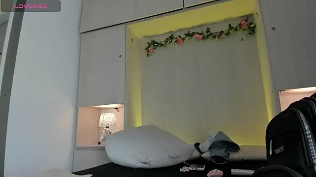 tamaraa smiith online show from 04/15/26, 07:40