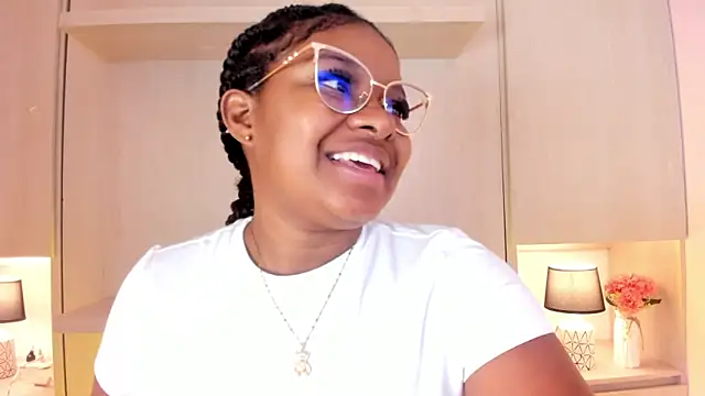 tamaraa smiith online show from 11/01/25, 07:41