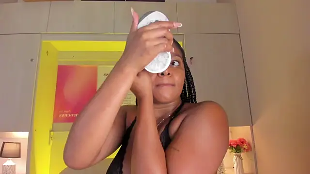 tamaraa smiith online show from 04/02/26, 07:42