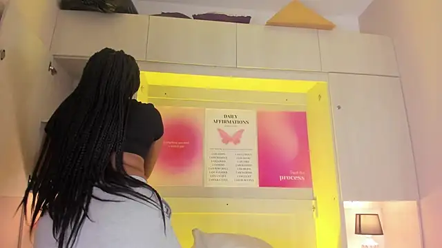 tamaraa smiith online show from 03/15/26, 12:12