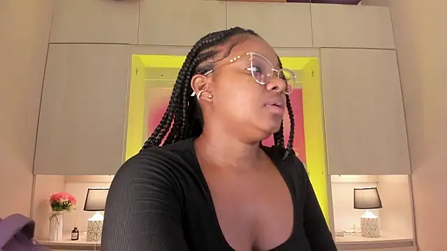 Snapshot of tamaraa_smiith chatting on 01/11/26, 01:18 tamaraa smiith online show from 01/11/26, 01:18