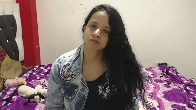 Snapshot of Katty_Bones chatting on 03/23/25, 06:05 Katty Bones online show from 03/23/25, 06:05