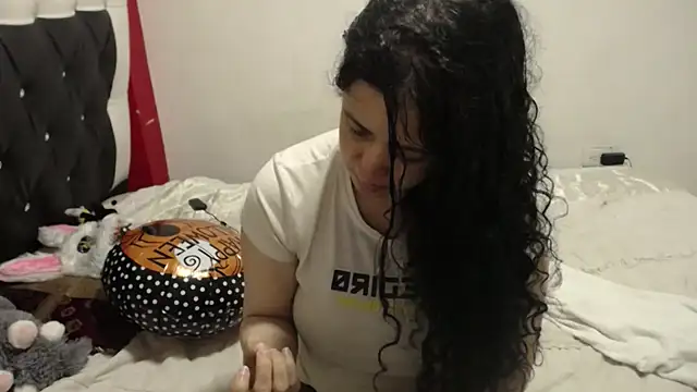 Katty Bones online show from 11/10/25, 01:27